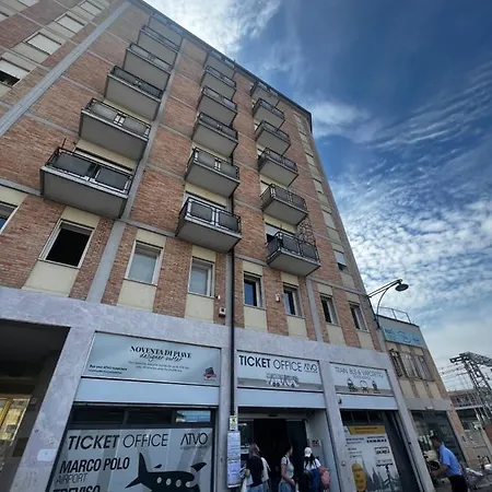 Arbi Venice Station بيت ضيافة *